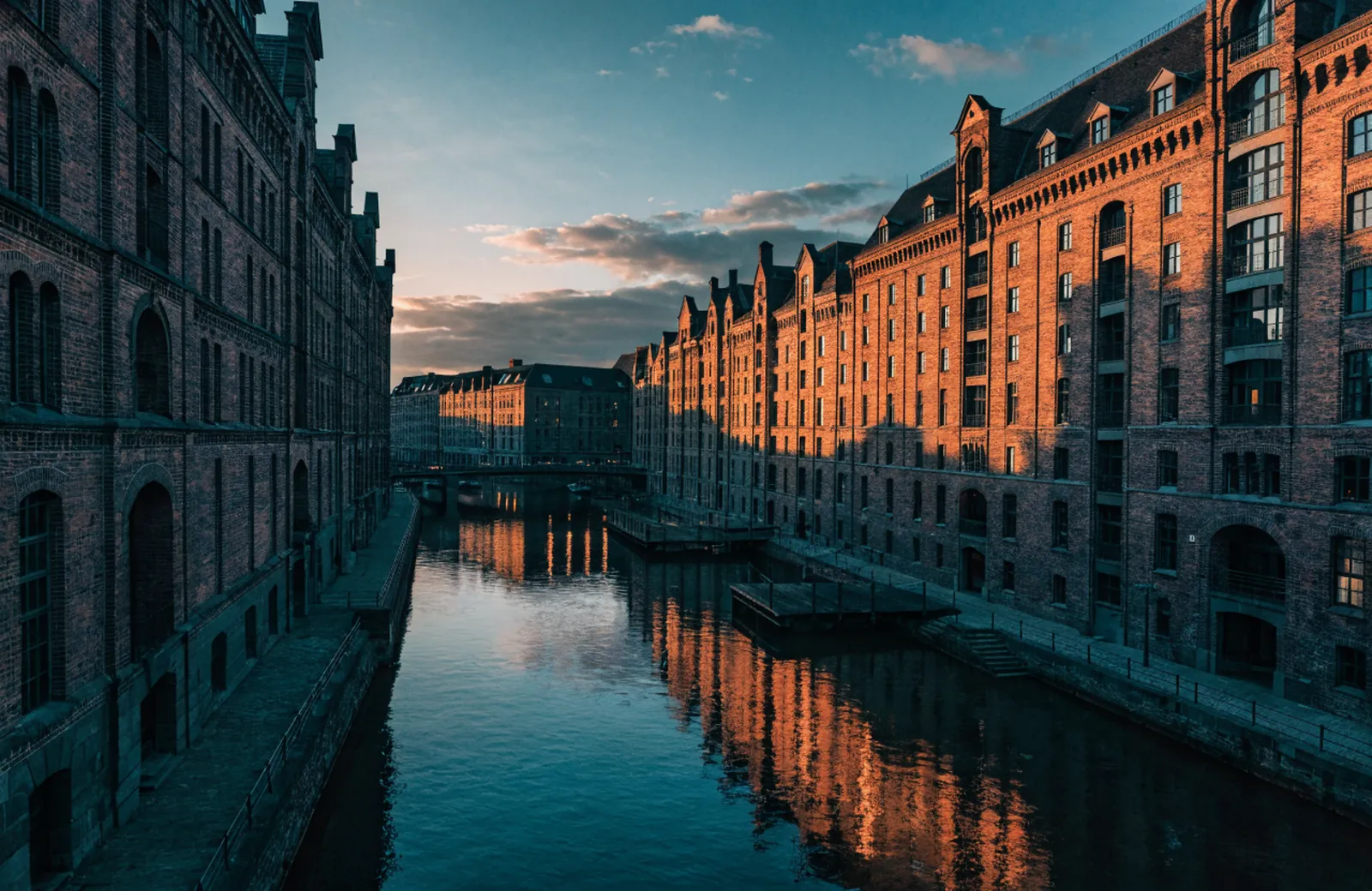 Hamburg Speicherstadt im Abendlicht