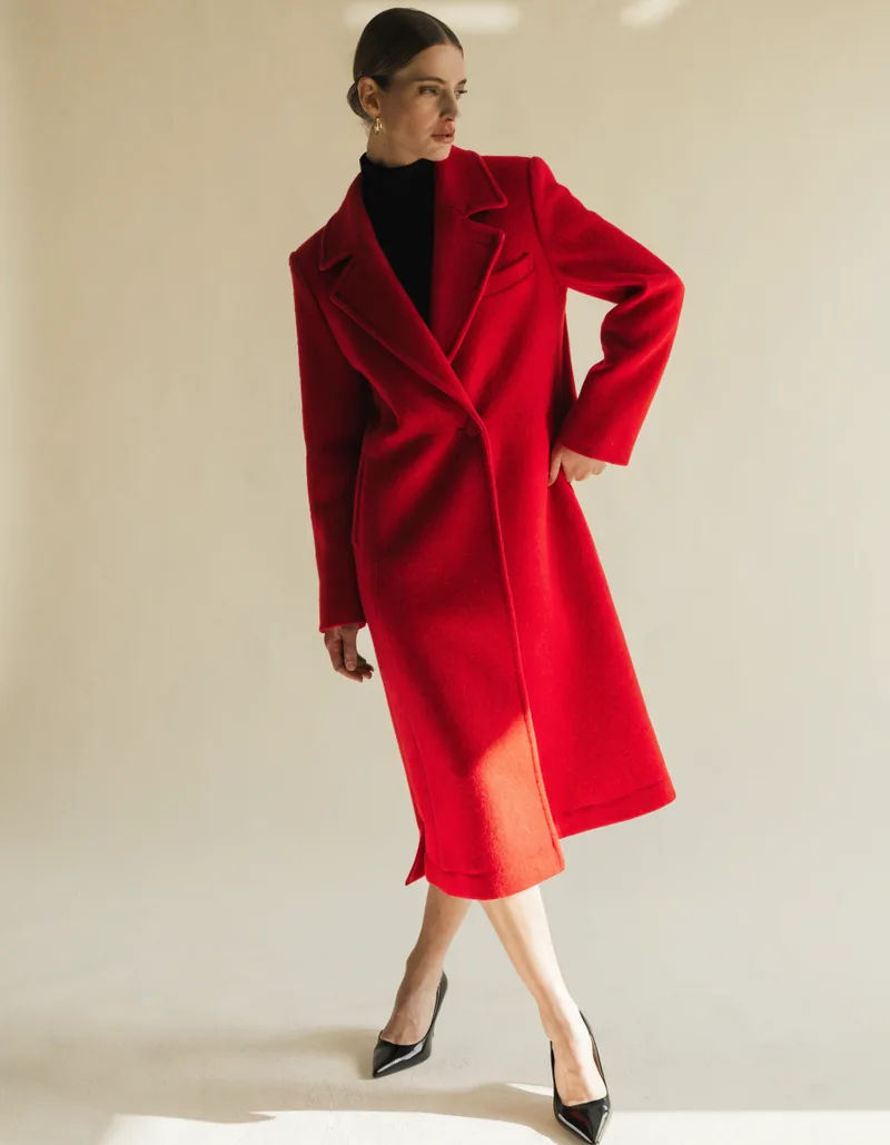 ROUGE Editorial – rote Mantel-Kollektion